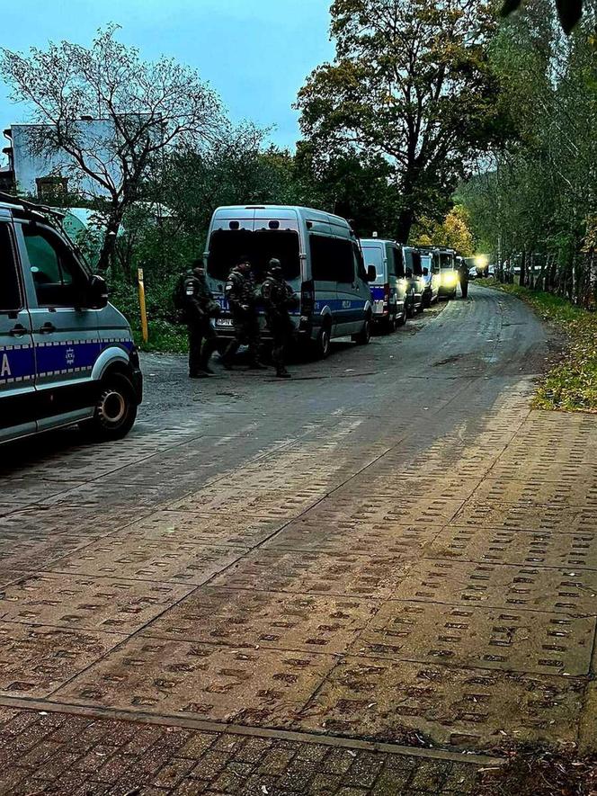Poszukiwania domniemanego zabójcy 6-latka z Gdyni. Policja przeczesuje tereny wokół Trójmiasta [ZDJĘCIA]