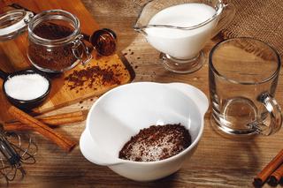 Dalgona coffee - instrukcja, jak zrobić pyszny deser kawowy