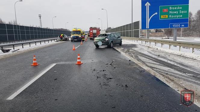 Mokrzyska. WYPADEK na autostradzie A4. W kraksie brało udział sześć samochodów