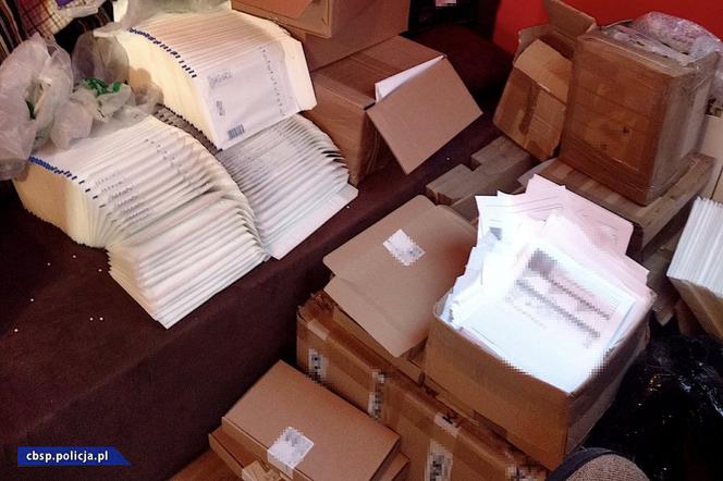 Handlarze "śmiercią" zatrzymani! Rozprowadzali dopalacze na terenie Śląska [ZDJĘCIA]