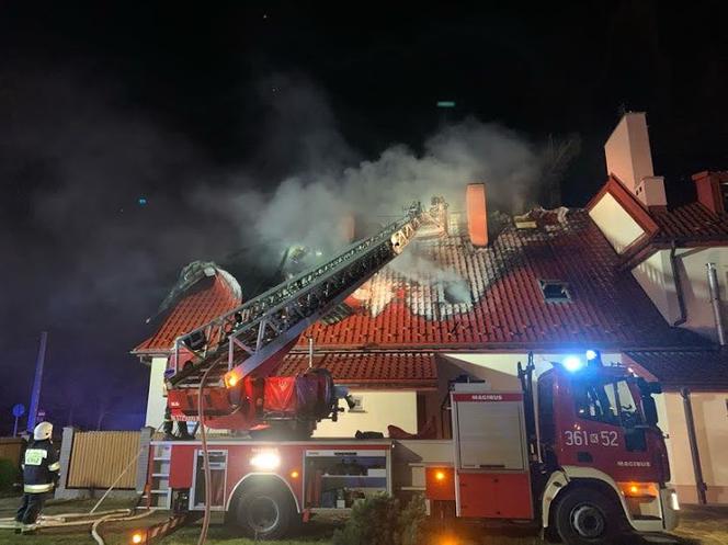 Pożar domu wielorodzinnego w Tarnowie! Jedenaście osób ewakuowanych