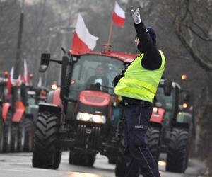 Protest rolników 2024. Ciągniki rolników blokują wjazdy do Poznania