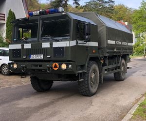 Podczas prac rolnych znaleźli stukilogramową bombę. Droga wojewódzka zamknięta. Ewakuacja mieszkańców