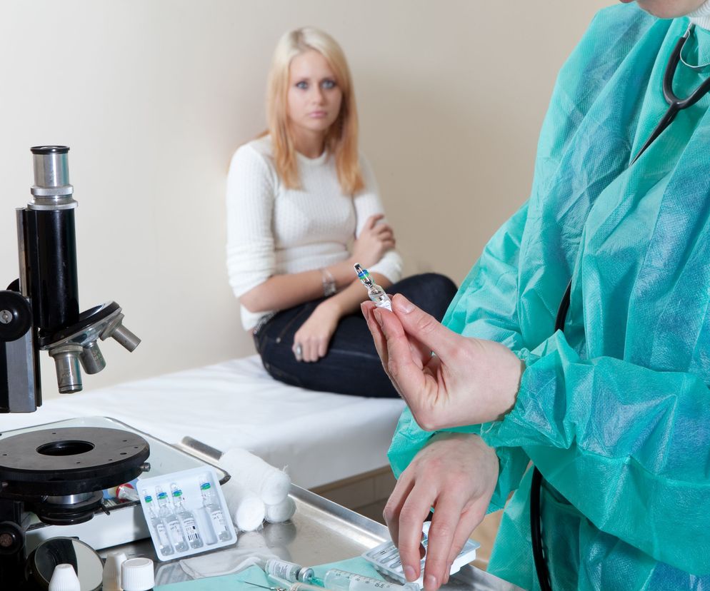 Według statystyk głównym źródłem zakażenia wirusem HIV jest seks bez prezerwatywy. Szczególnie zagrożone są osoby utrzymujące ryzykowne kontakty seksualne z wieloma partnerami.