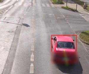 Sieradz. Nietrzeźwa 32-latka prowadziła auto. Siedziała na leżącym mężczyźnie [ZDJĘCIA].