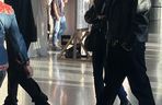 Tak wspiera ukochaną! Quebonafide na premierze. Nie chciał, żeby go zauważyli!