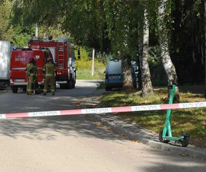 Broń i materiały wybuchowe w mieszkaniu. Konieczna ewakuacja bloku w Olsztynie