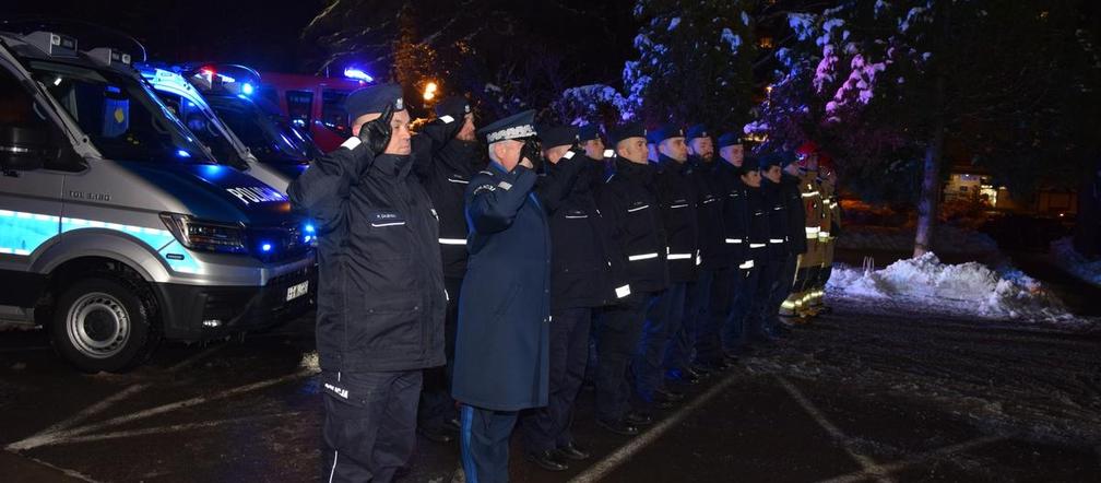 Poruszający gest policjantów i strażaków z Podkarpacia. Zrobili to dla zmarłych kolegów, słowa stają w gardle