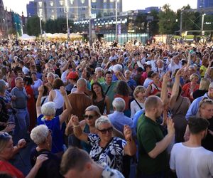 Potańcówka przed Teatrem Śląskim w Katowicach (09.08)