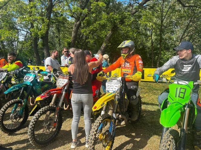 Ostre ściganie na torze w Strykowie. Inauguracja Pucharu Polski z udziałem Motocrossu Zaborowo z Leszna