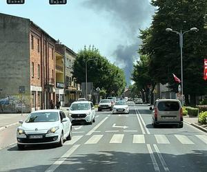 Pożar w fabryce chemicznej w Oświęcimiu. Słup czarnego dymu nad miastem