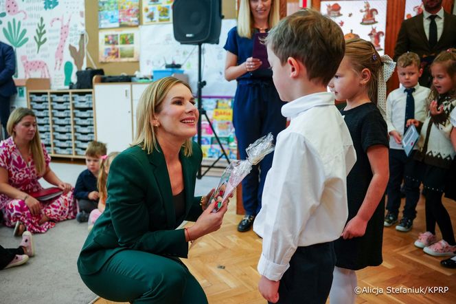 Marta Nawrocka czyta "Misia Uszatka"