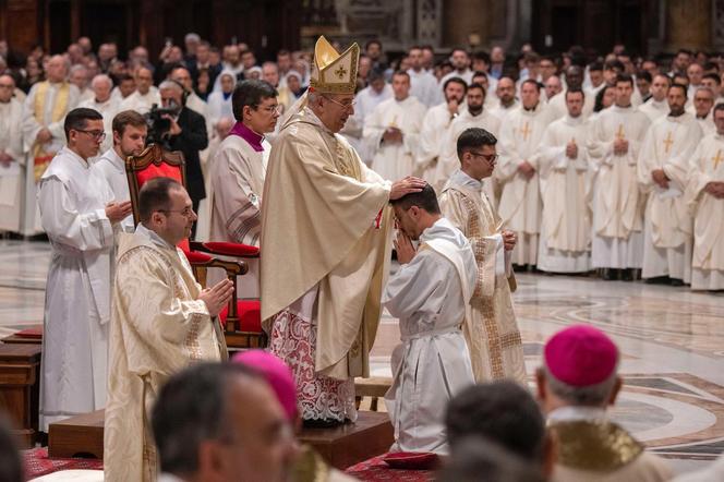 11 nowych księży wyświęconych w Watykanie