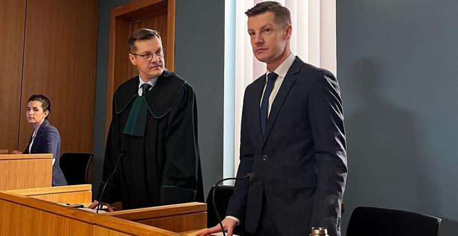 M jak miłość, odcinek 1722: Paweł podczas procesu oskarży syna Sowińskiego o próbę gwałtu na Basi. Pojawi się mocny dowód - ZDJĘCIA
