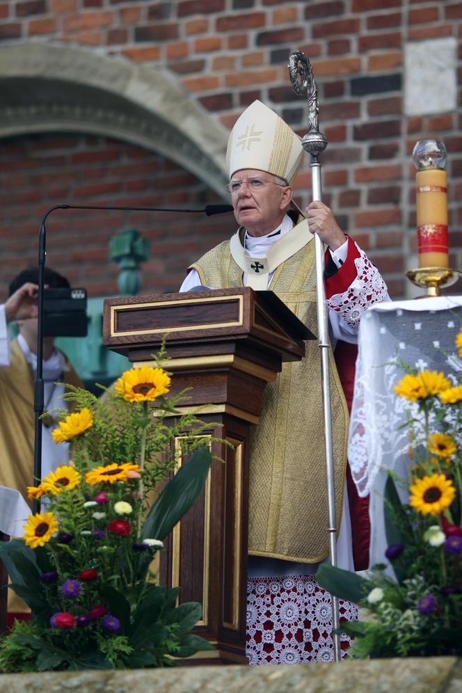 Pielgrzyma na Jasną Górę ruszyła z Krakowa. Tłumy uczestników zmierzają do Częstochowy