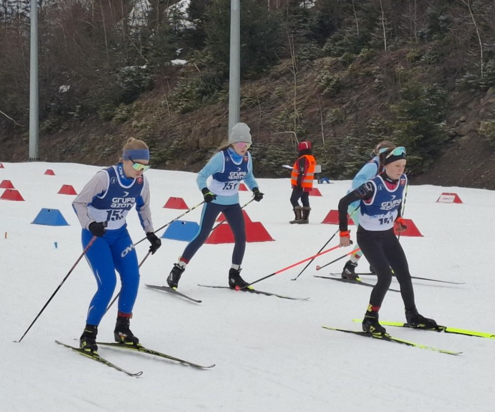 Narciarze SKI Tumlin na zawodach na Kubalonce