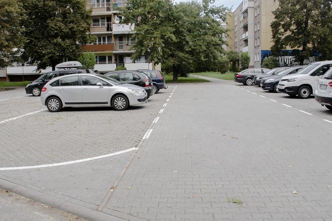 Nowy parking przy armii krajowej