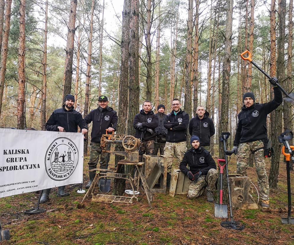 Kaliscy eksploratorzy odnaleźli przedwojenną maszynę do szycia