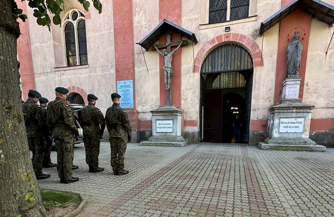 Ojciec i 2-letni synek spoczęli w jednej trumnie