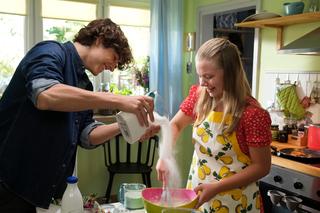 	M jak miłość odc. 1776. Lenka (Olga Cybińska), jej chłopak Grzesiek (Borys Wiciński)