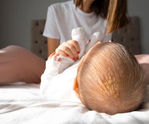 Ciemieniucha - jak walczyć z żółtymi łuskami na głowie niemowlęcia?