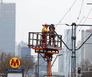 Ciężarówka zerwała tramwajową sieć trakcyjną