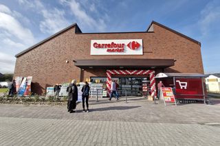Nowy Carrefour Market w Książenicach