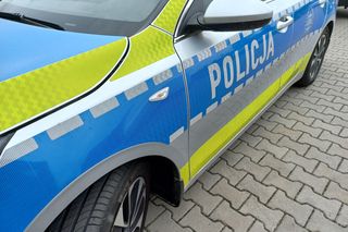 Jechał przez Gostyń autem dostawczym... ze złamanym podwoziem