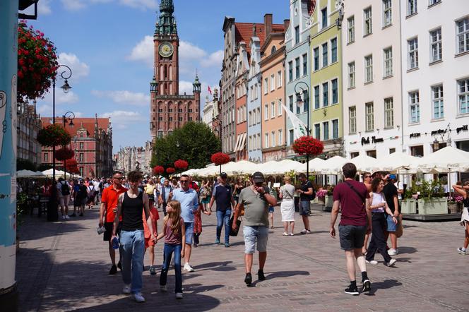 Tłumy turystów w Gdańsku. Ulice pękają w szwach