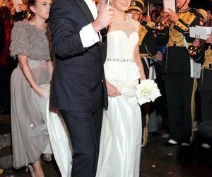 Porównaliśmy suknie ślubne córek prezydentów