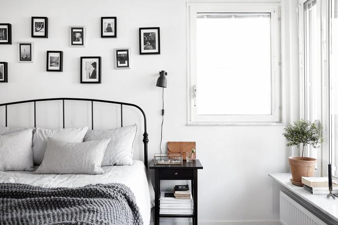 Ściana za łóżkiem – inspiracje: galeria zdjęć lub obrazów