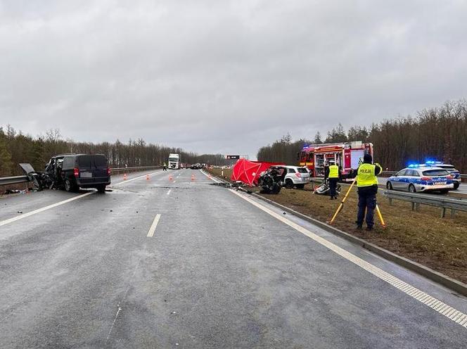 Straszny wypadek na S5 pod Bydgoszczą. Zdjęcia z materiałów policyjnych