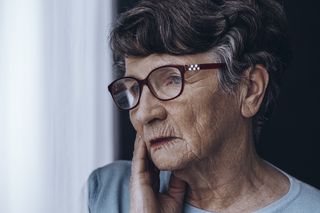 Nowy, kontrowersyjny lek na Alzheimera. Naukowcy zapowiadają: Może zmienić zasady gry
