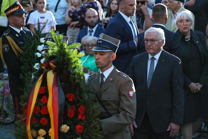 Uroczysta polowa msza święta i Apel Pamięci na pl. Krasińskich