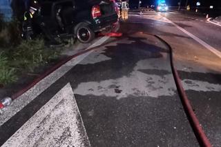 Śmiertelny wypadek pod Koninem! Kobieta i mężczyzna spłonęli w skodzie po zderzeniu z oplem [ZDJĘCIA]