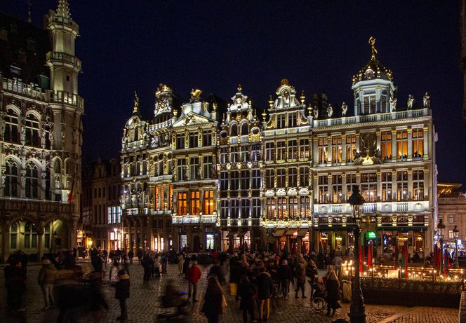 Grand Place nocą