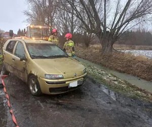 O krok od tragedii... Uwaga na śliskie nawierzchnie w Elblągu i regionie