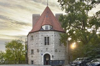 To jedyna taka willa w Krakowie. Znajduje się w lesie, widać z niej nawet Tatry