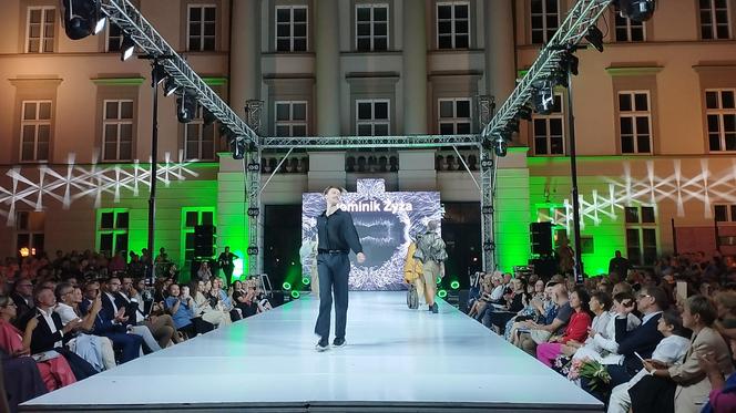 RADOM FASHION SHOW