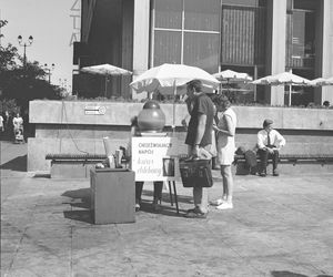 Fast food w PRL: bułka z pieczarkami i kiełbaska z wody