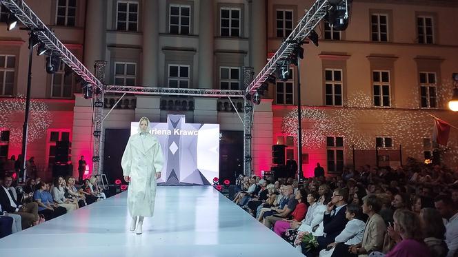 RADOM FASHION SHOW