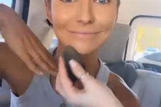 Anna Lewandowska jedzie samochodem bez zapiętych pasów