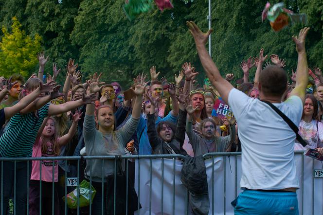 Lublin „wybuchł” kolorami! Zobaczcie zdjęcia z Holi Festival