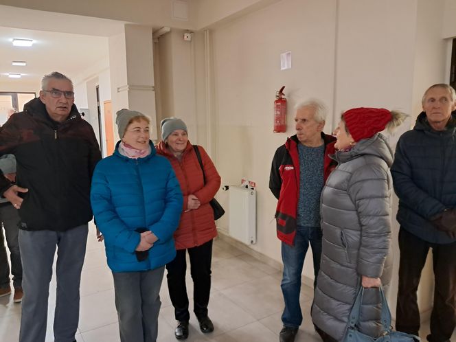 Zebrali prawie dwa tysiące podpisów. Protest przed sesją Rady Miejskiej w Starachowicach