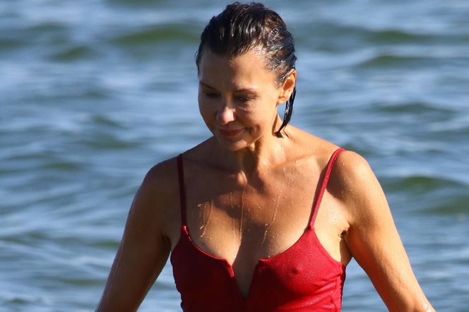 Anna Popek pracuje w zimnym morzu