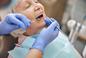 Implanty zębowe - rodzaje. Przeciwwskazania i możliwe powikłania po zabiegu