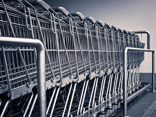 Nadchodzą duże zmiany w marketach. Nie masz aplikacji, nie weźmiesz wózka