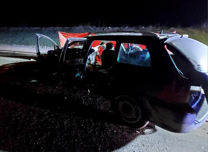 19-latek nie żyje, 18-latka w ciężkim stanie. Pijanemu kierowcy nic się nie stało