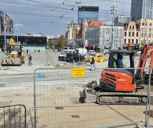 Tramwaje wróciły na Rynek w Katowicach. A to wciąż plac budowy