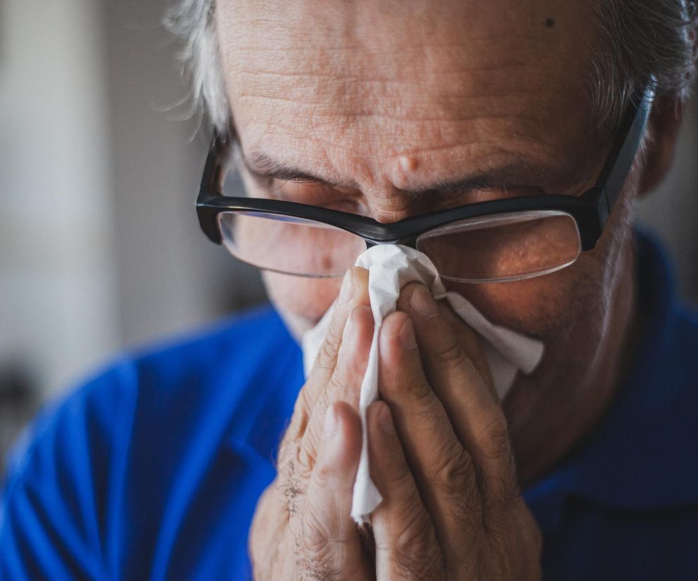 Grypa dla seniorów może być zabójcza. Ci, co przeżyją, mogą stracić samodzielność